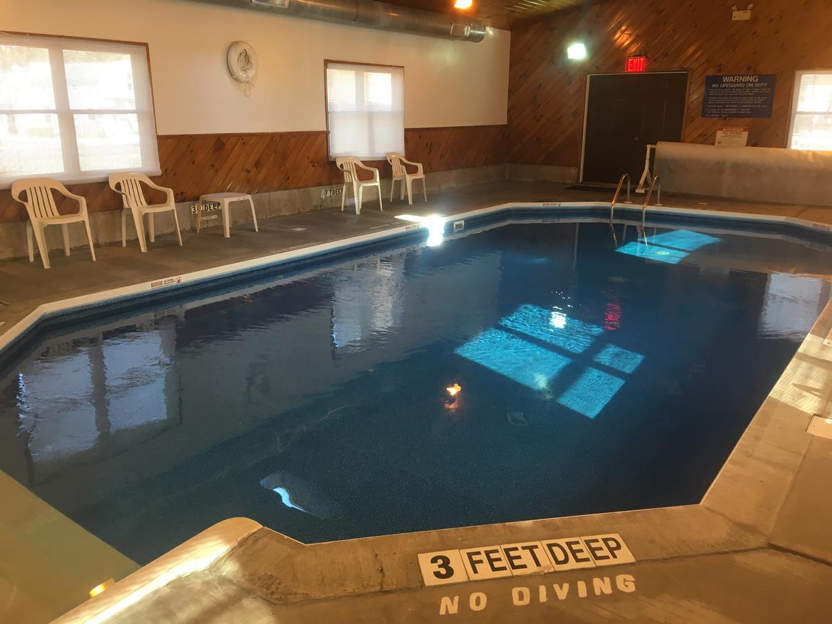 ווטקינס גלן Villager Motel & Glen Manor Estate מראה חיצוני תמונה